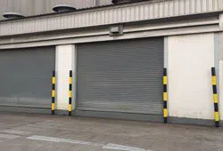 Orlando Garage Doors Store Orlando, FL 407-906-0037 - rolling-garage-side